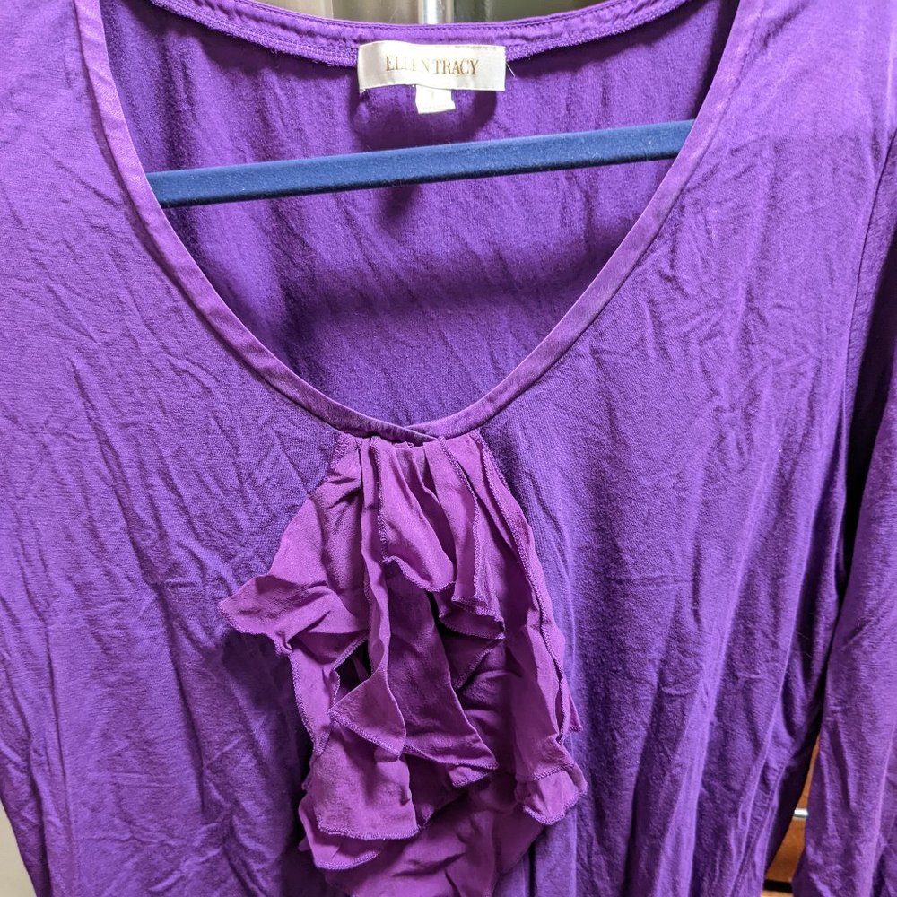 Deep purple flattering Ellen Tracy pull-over v-neck top, size L